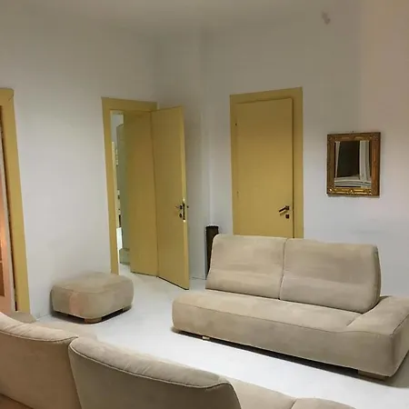 Hostel Ove's